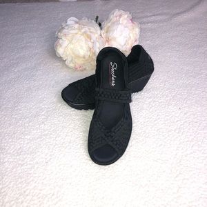 Sketchers black sandal wedge 3”